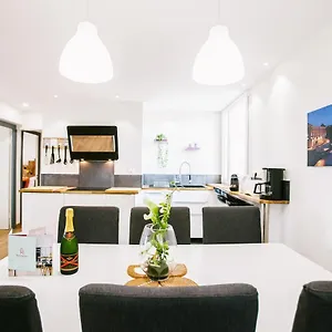 Prêts à Vivre Rentyourday Appart hôtel